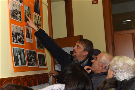 La mostra fotografica allestita nella scuola "C'ERAVAMO ANCHE NOI"