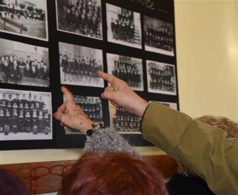 la mostra fotografica allestita nella scuola"C'ERAVAMO ANCHE NOI"