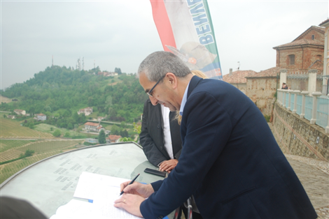 ROBERTO CERRATO , IL SINDACO MARIALUISA ASCHERI  E L'ASSESSORE REGIONALE ALBERTO VALMAGGIA