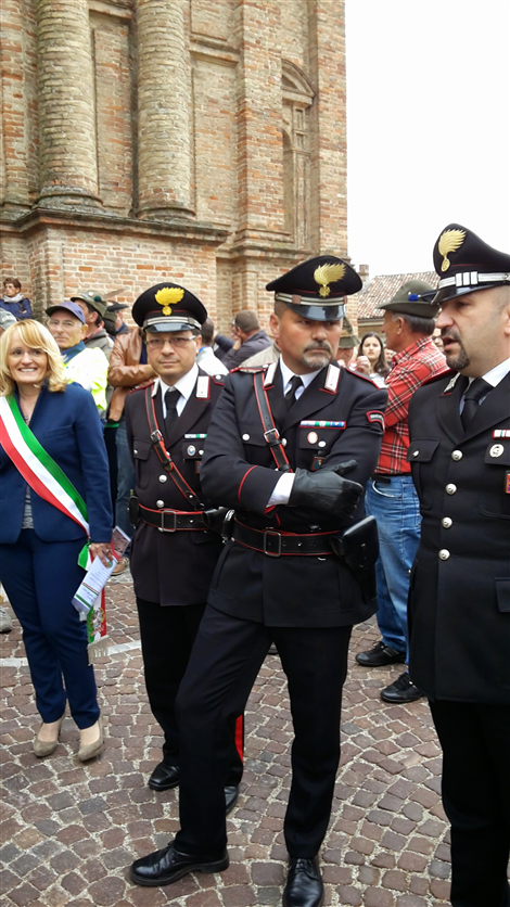 IL SINDACO MARIALUISA ASCHERI - IL MARESCIALLO VITO ARCIULI- IL CAPITANO ROBERTO DI NUNZIO - IL MARESCIALLO GIOVANNI CASSARINO