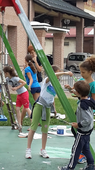 Laboratorio di pittura al parco giochi Don Rubino di La Morra