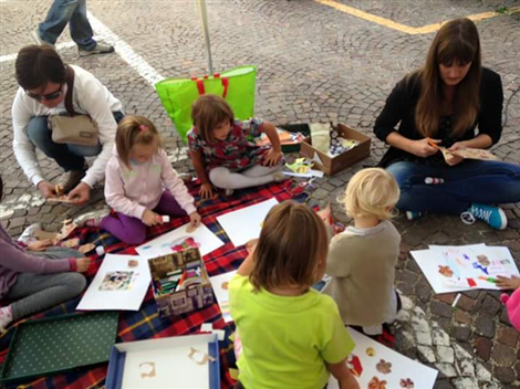 LABORATORI DI MUSICA E PITTURA PER BAMBINIA CURA DEL CIRCOLO CULTURALE EUREKA MUSIC ACADEMY