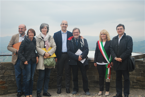 IL RESPONSABILE UTC GEOM. GIUSEPPE ROSSI,L'ARCH.BONAUDO, L'ASSESSORE REGIONALE VALMAGGIA,L'ARCH. RUDELLA IL SINDACO ASCHERI MARIALUISA, IL DOTT. ROBERTO CERRATO